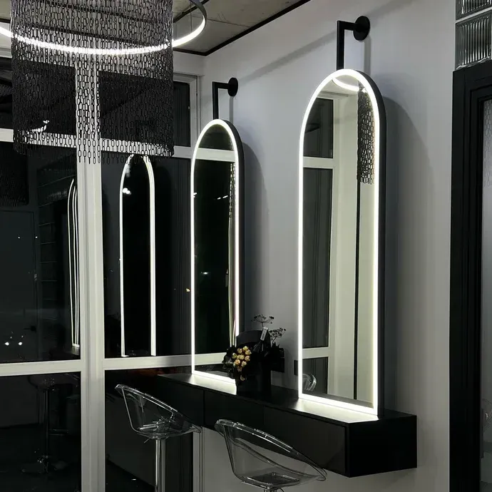 Дзеркало арка 110×60 см з фронтальною LED 24V-підсвіткою для салону краси Bloomery